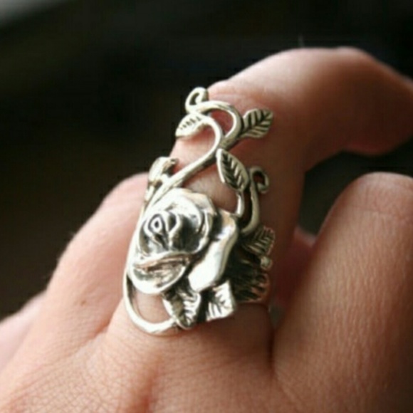 Magic Rose Ring - Picture 3 of 4